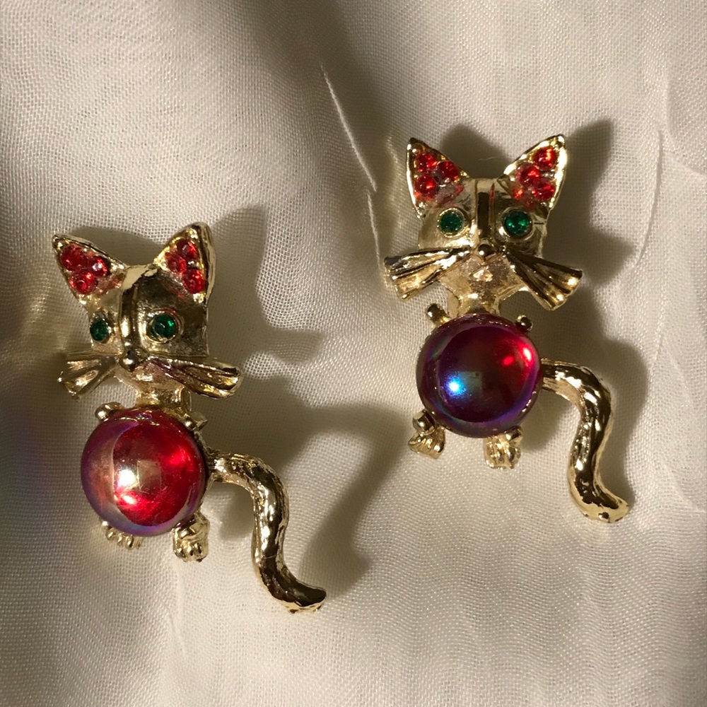 Twin cats 🐈 jeweled Christmas pins